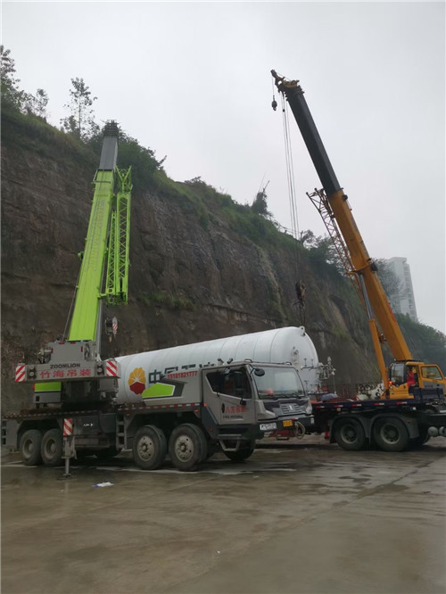 海北“不怕风雨冻”—— 吊车的 “恶劣环境适应” 技术